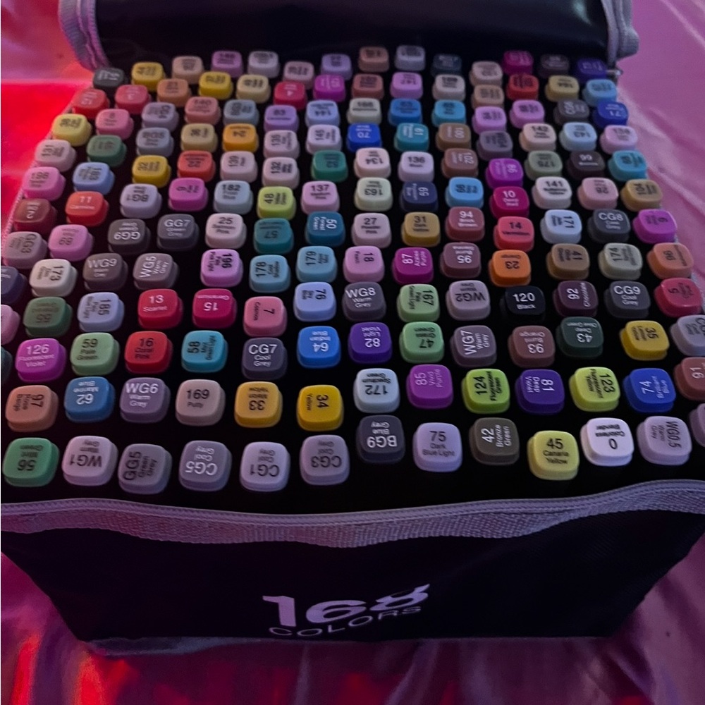 168 Colors Dual Tip Marker Set brand new in the box comes with the bag. 💼